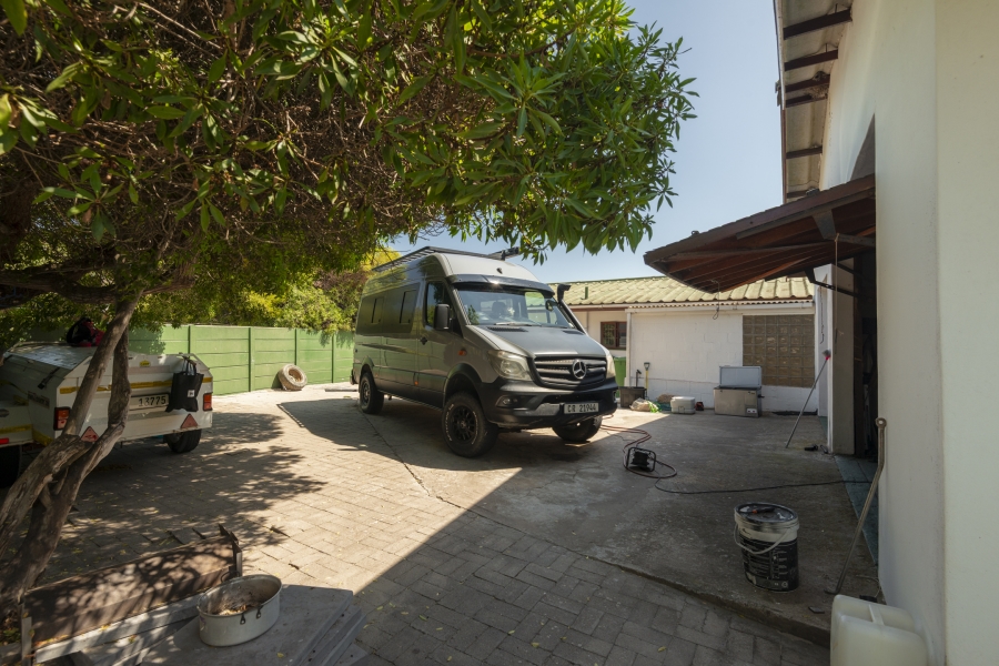 3 Bedroom Property for Sale in Middedorp Western Cape